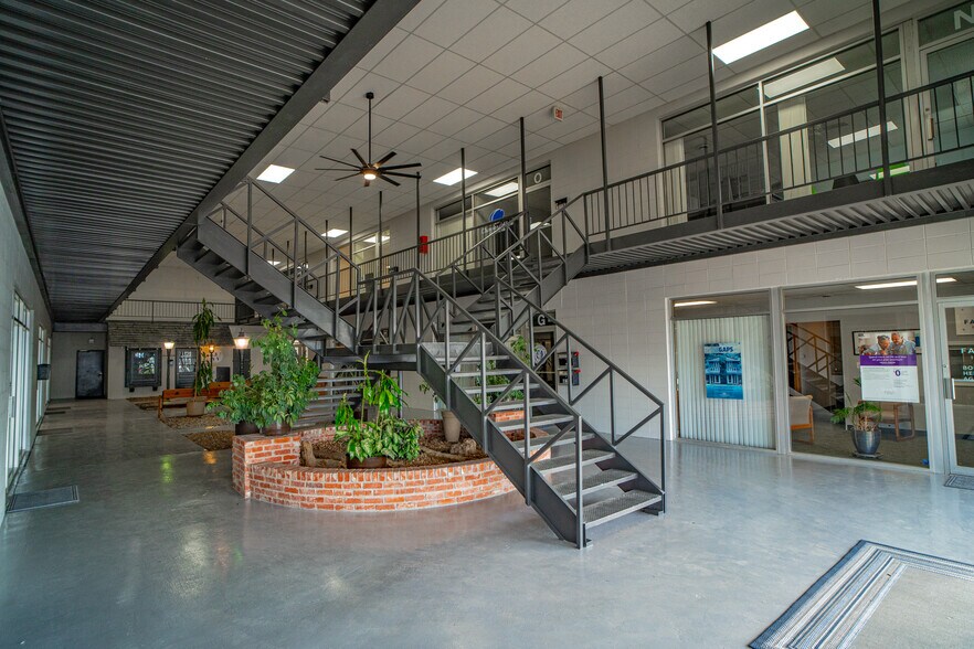 More Photos Of 3433-3455 S Campbell Ave, Springfield Medical For Lease