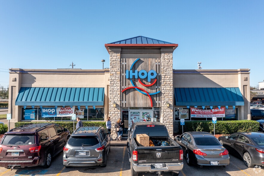 More Photos Of 5003-5075 Garth Rd, Baytown Unknown For Lease