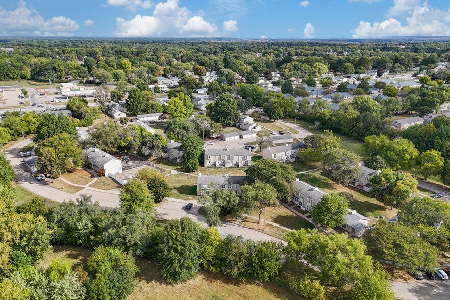 More Photos Of 2645 Newbury Cir, Burlington Apartments For Sale