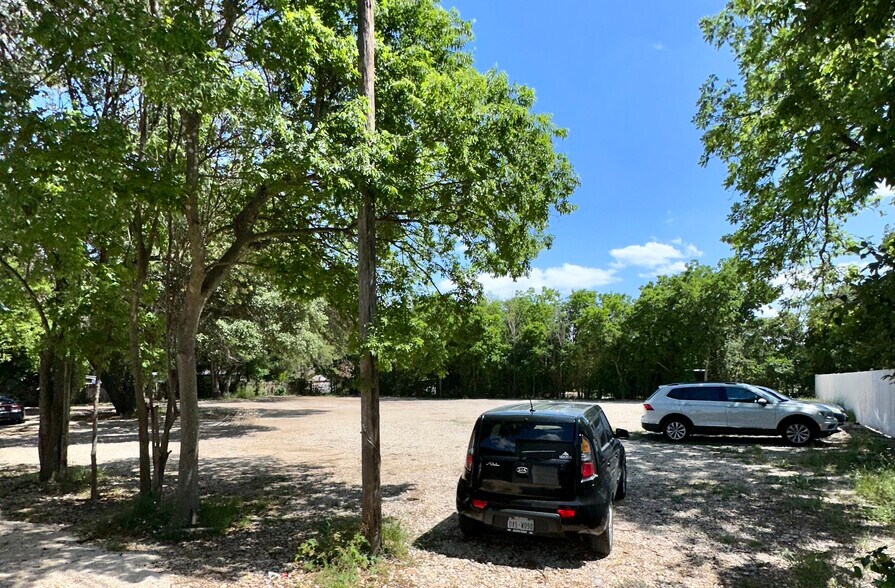 More Photos Of 10203 Old Manchaca Rd, Austin Flex For Lease