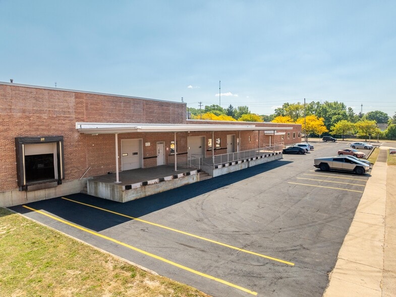 More Photos Of 975 E Tallmadge Ave, Akron Warehouse For Sale