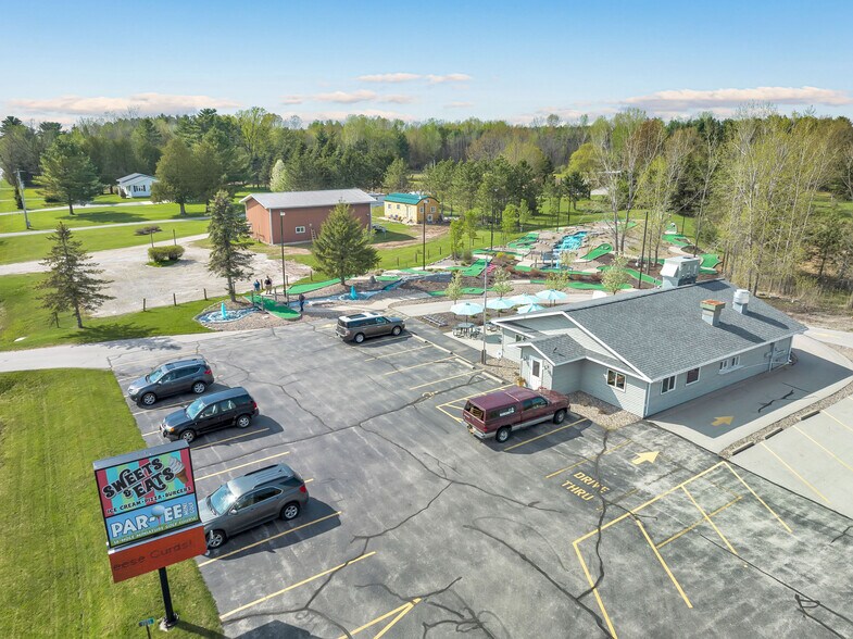 More Photos Of 2630 School Ln, Suamico Restaurant For Sale