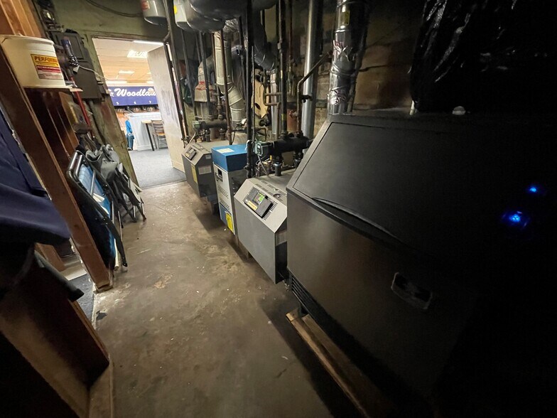 More Photos Of 841-869 Jones Hill Rd, West Haven Storefront For Sale