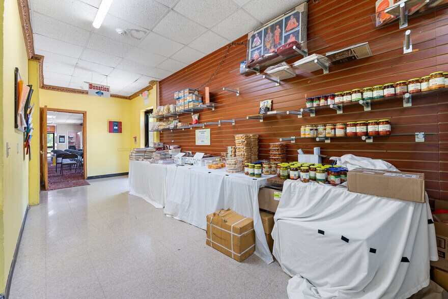 More Photos Of 605 Silver St, Agawam Storefront Retail Office For Sale