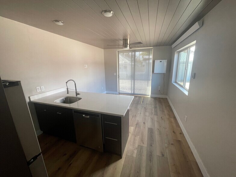 More Photos Of 280 E Washington Ave, Hayden Apartments For Sale