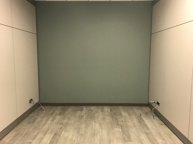 More Photos Of 5002 55th St, Red Deer Office For Lease