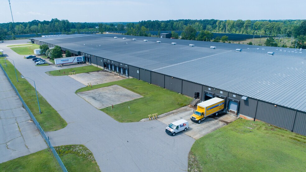More Photos Of 546 Harvey Faulk Rd, Sanford Warehouse For Lease