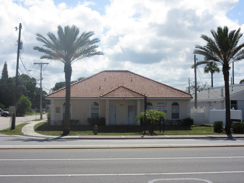 More Photos Of 1614 S Ridgewood Ave, Daytona Beach Medical For Lease