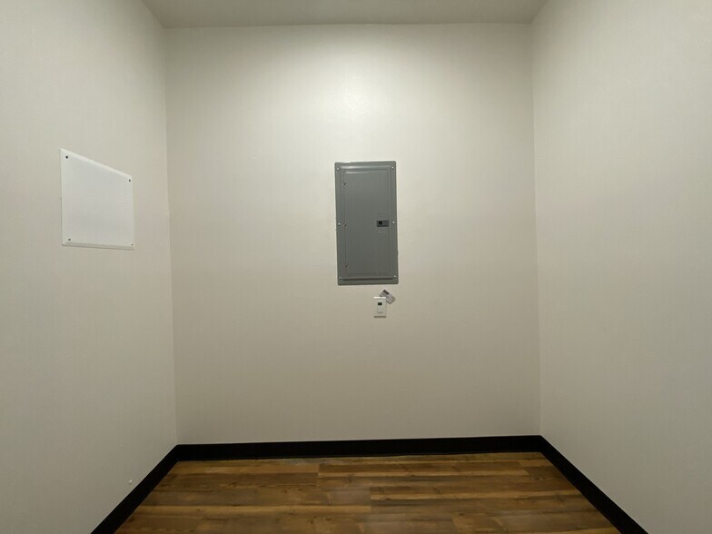 More Photos Of 11702 Frankford Ave, Lubbock Medical For Sale