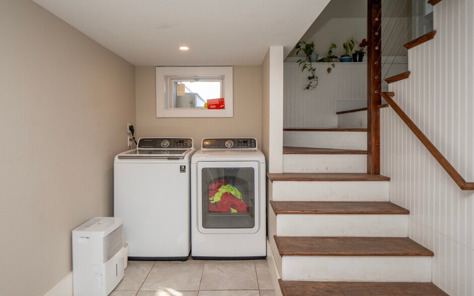 More Photos Of 999 Aquidneck Ave, Middletown Flex For Sale