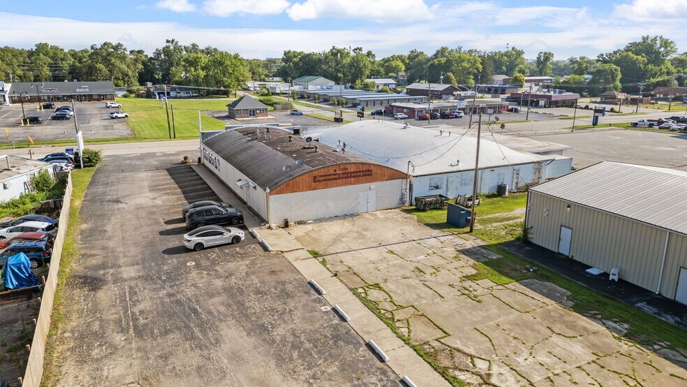 More Photos Of 605 W Baltimore St, Wilmington Storefront For Sale