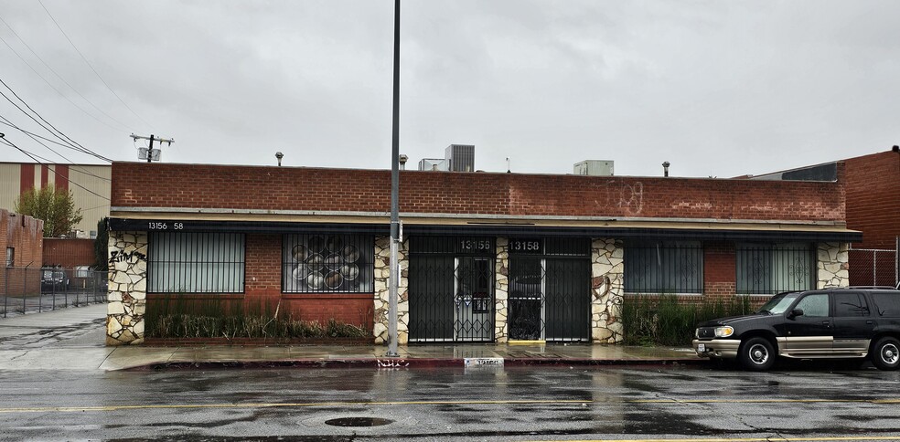 Primary Photo Of 13156-13158 Saticoy St, North Hollywood Warehouse For Lease