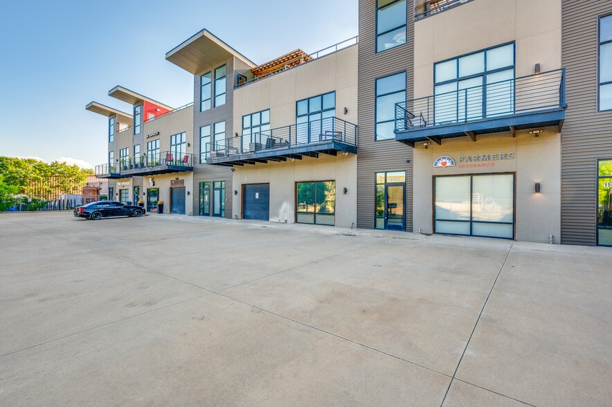 Primary Photo Of 4759 Algiers St, Dallas Loft Creative Space For Lease