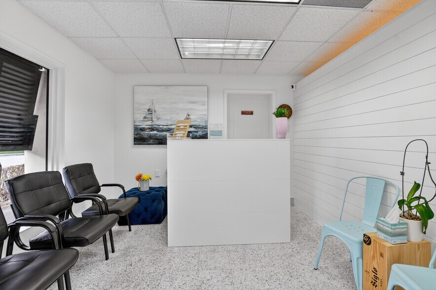 More Photos Of 665 SE 10th St, Deerfield Beach Medical For Sale