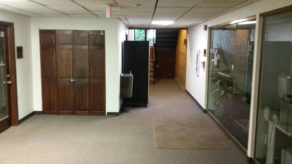 More Photos Of 675 E Irving Park Rd, Roselle Office Residential For Sale