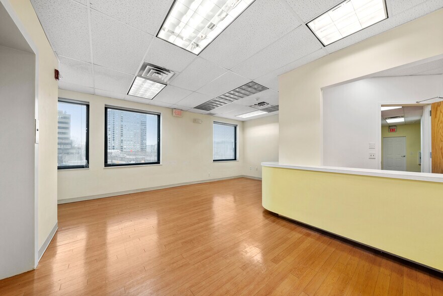 More Photos Of 2083 Center Ave, Fort Lee Medical For Lease