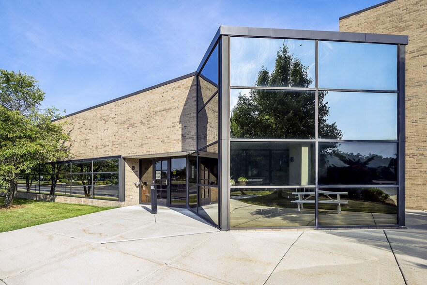More Photos Of 5225 Auto Club Dr, Dearborn Office For Sale