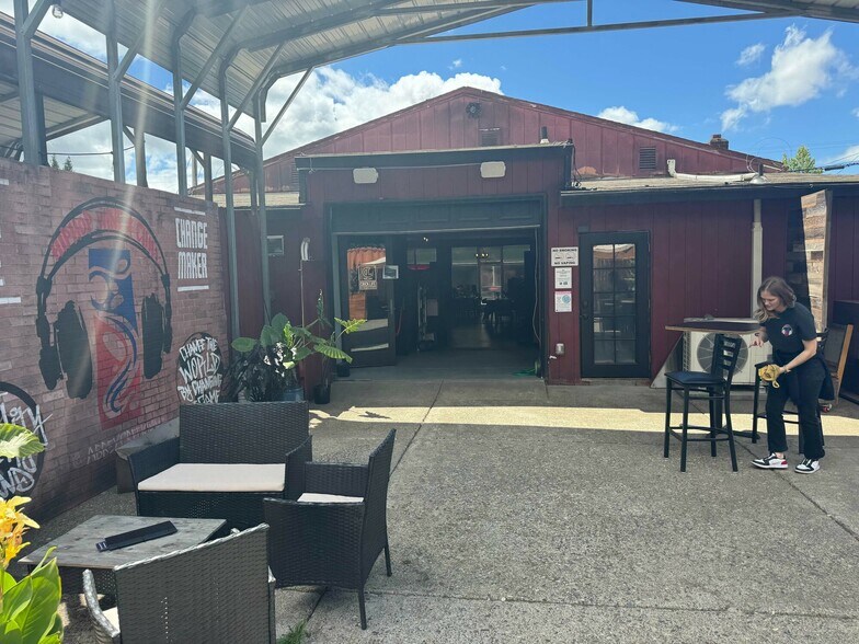 More Photos Of 31441 NW Commercial St, North Plains Freestanding For Lease