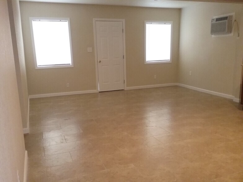 More Photos Of 11350 N State Route 99 E Frontage Rd, Lodi Apartments For Sale