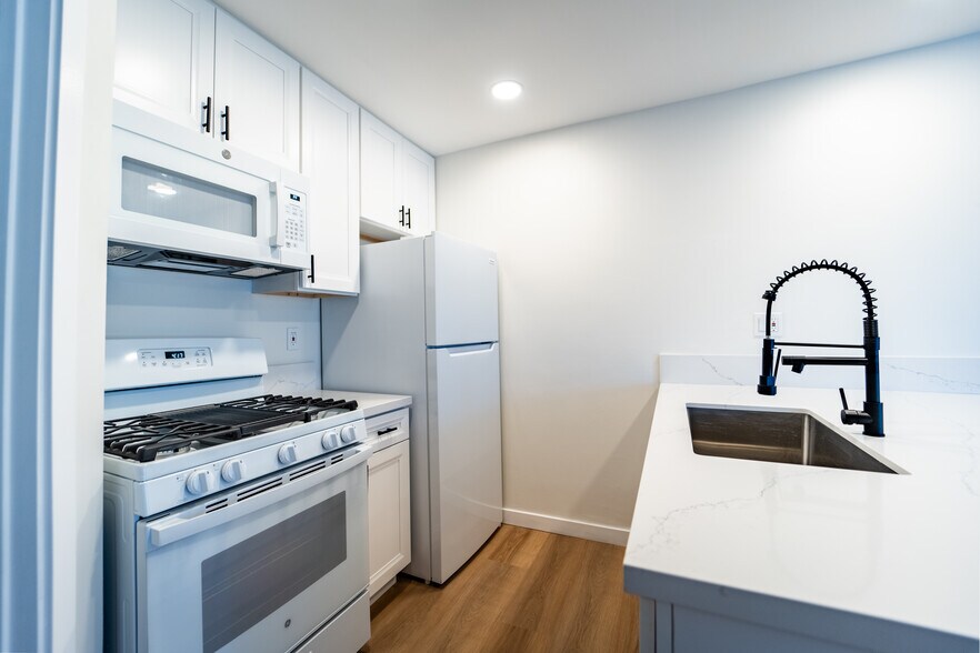 More Photos Of 4062 49th St, San Diego Apartments For Sale