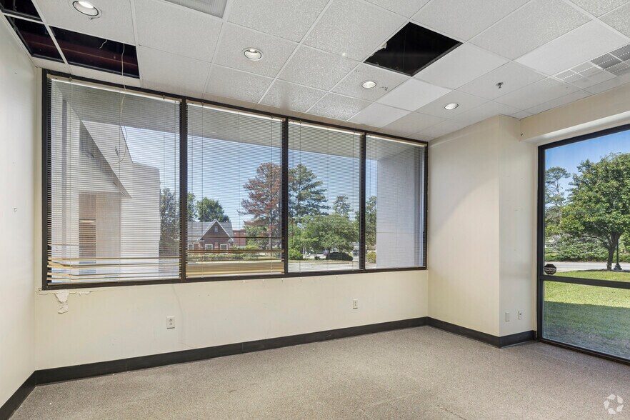 More Photos Of 3806 N Main St, Columbia Schools For Sale