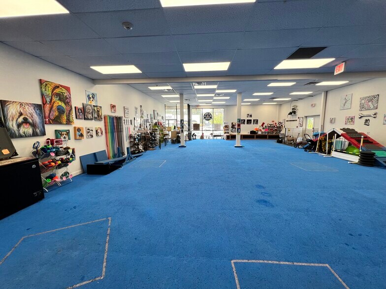 More Photos Of 42 Worcester St, Natick Freestanding For Lease