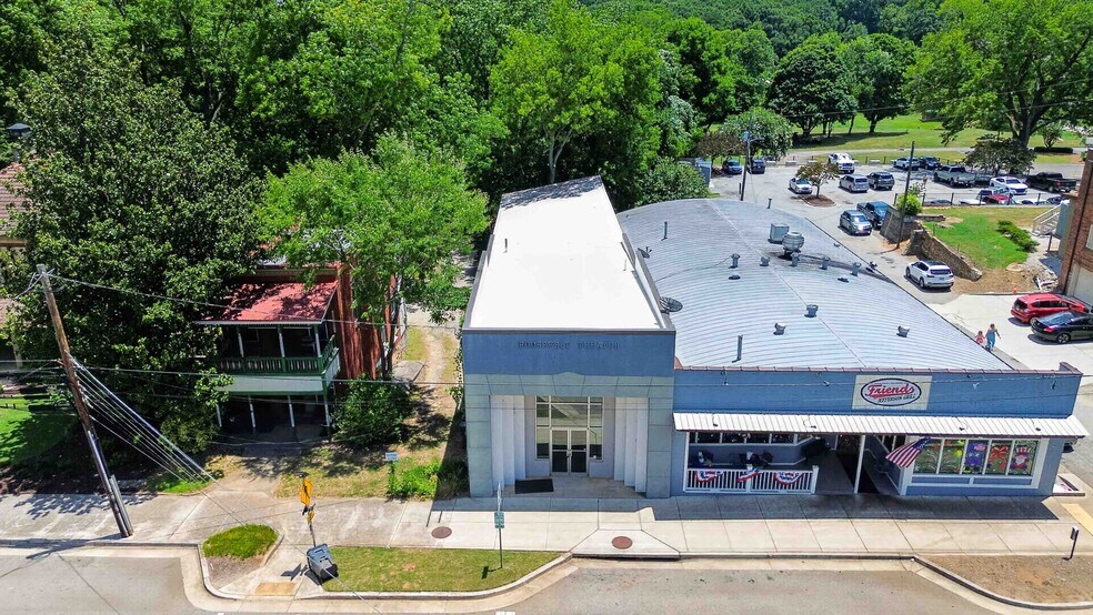 More Photos Of 38 Sycamore St, Jefferson Office For Sale