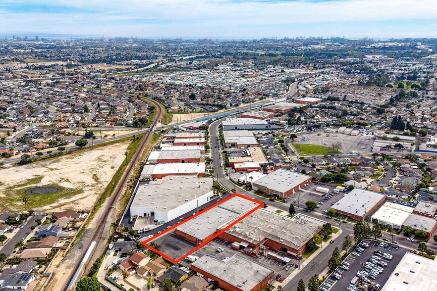 More Photos Of 1421 W 240th St, Harbor City Warehouse For Lease