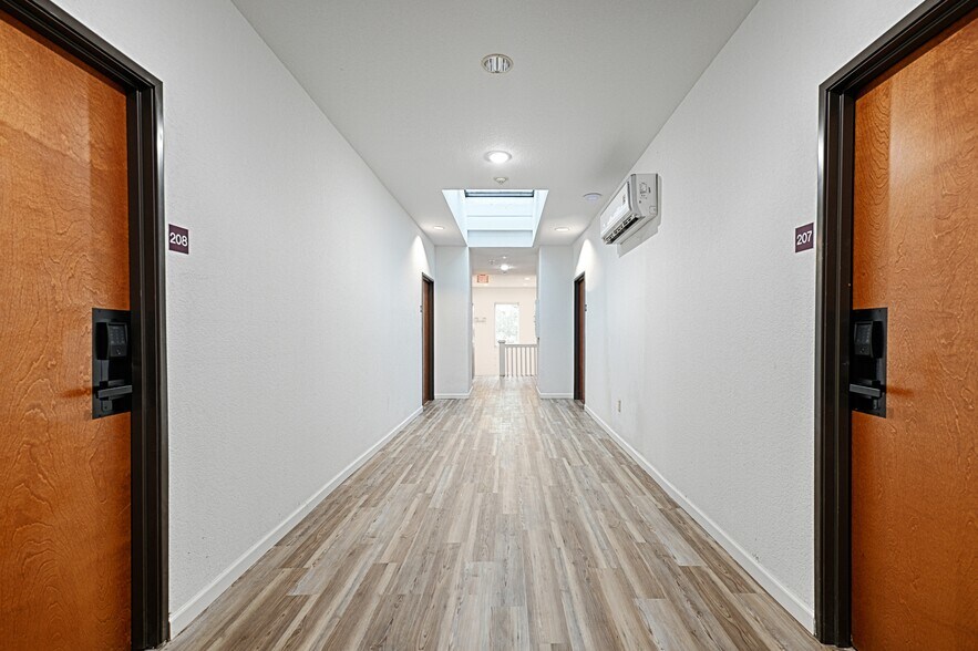 More Photos Of 110 S Main, Dilley Hotel For Sale