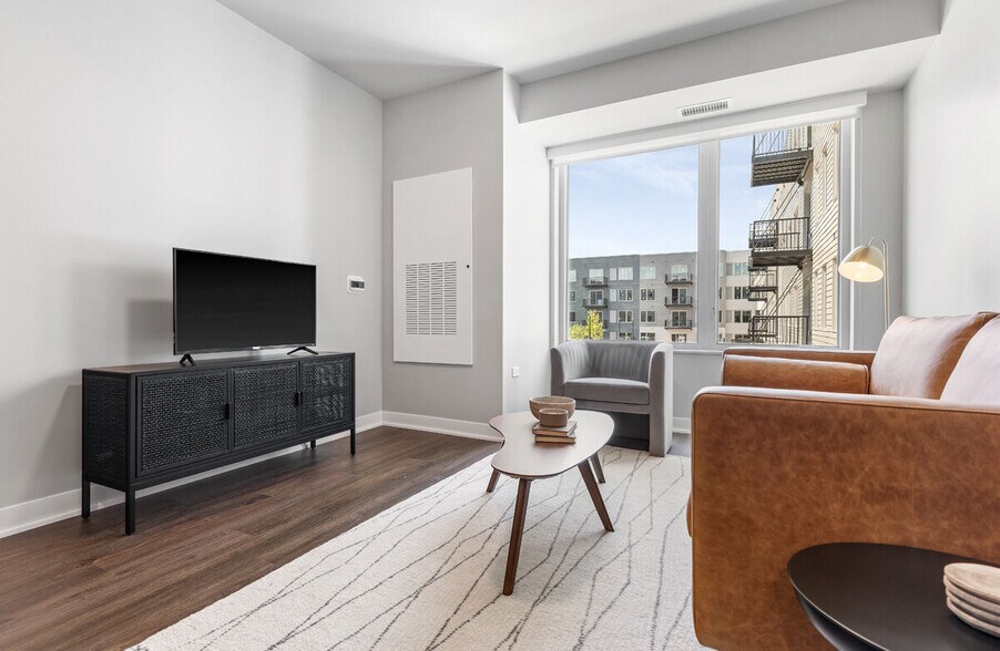 More Photos Of 7215 N District Ave, Lincolnwood Apartments For Lease