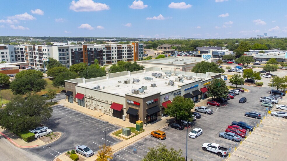 More Photos Of 2525 Anderson Ln W, Austin Unknown For Lease