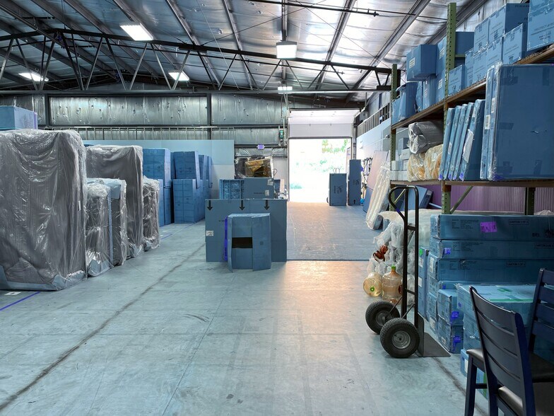 More Photos Of 450 S John Paul Rd, Milton Freestanding For Sale