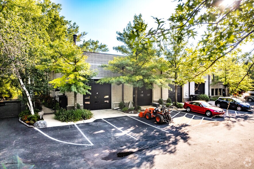 More Photos Of 5852-5870 Baker Rd, Minnetonka Unknown For Lease