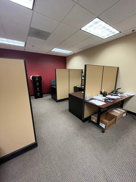 More Photos Of 1500 Eisenhower Ln, Lisle Office For Sale