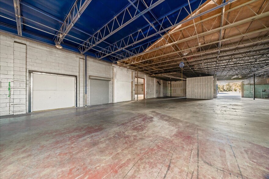 More Photos Of 1120 N Magnolia Ave, Ocala Warehouse For Lease