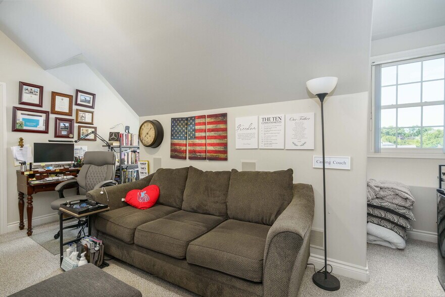 More Photos Of 206 E Liberty St, Milford Medical For Sale