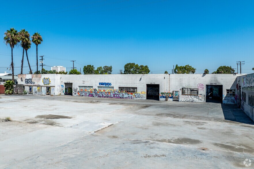 More Photos Of 1000-1022 South Petrolia Avenue, Compton Land For Sale