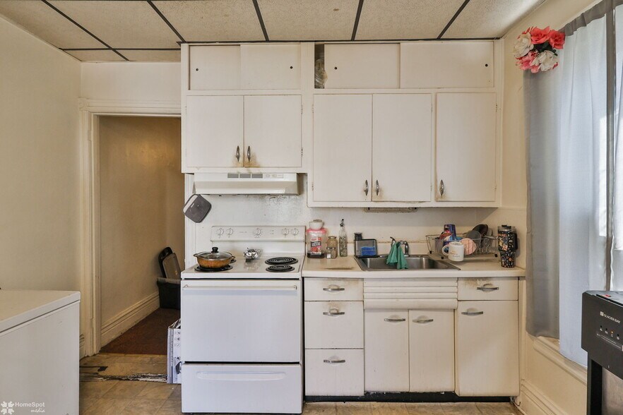 More Photos Of 220 S Madison St, Allentown Specialty For Sale