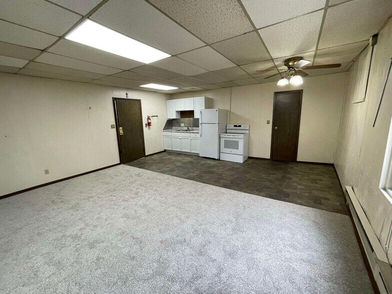More Photos Of 1 S Frederick Ave, Oelwein Storefront Retail Residential For Sale