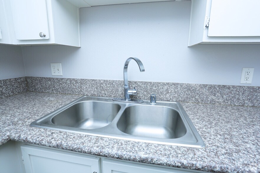 More Photos Of 409-417 E Merlayne Dr, Henderson Apartments For Sale