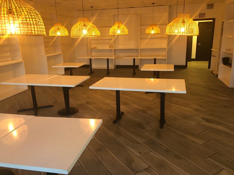 More Photos Of 2210-2220 NE 123rd St, Miami Restaurant For Lease