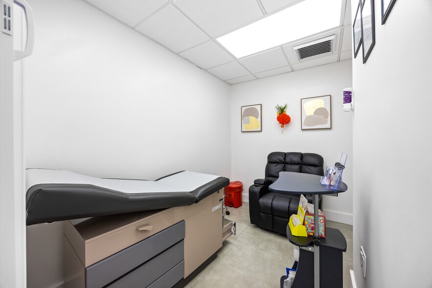 More Photos Of 150 NW 70th Ave, Plantation Medical For Lease