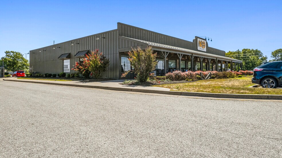 More Photos Of 5311 Frederica St, Owensboro Restaurant For Sale