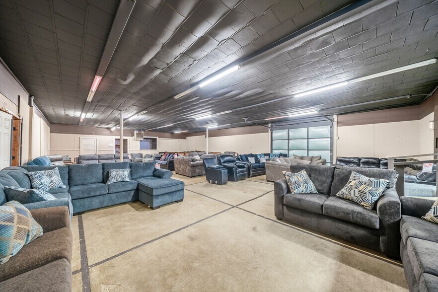 More Photos Of 606 Albert Pike Rd, Hot Springs National Park Freestanding For Sale