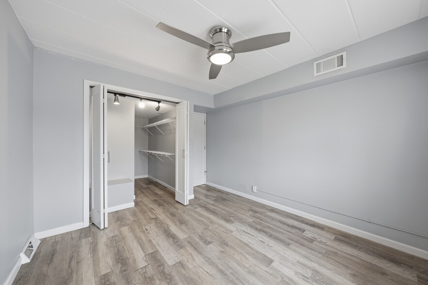 More Photos Of 3837 W 95th St, Evergreen Park Storefront Retail Residential For Sale