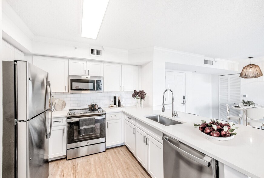 More Photos Of 353-383 Aragon Ave, Coral Gables Apartments For Lease