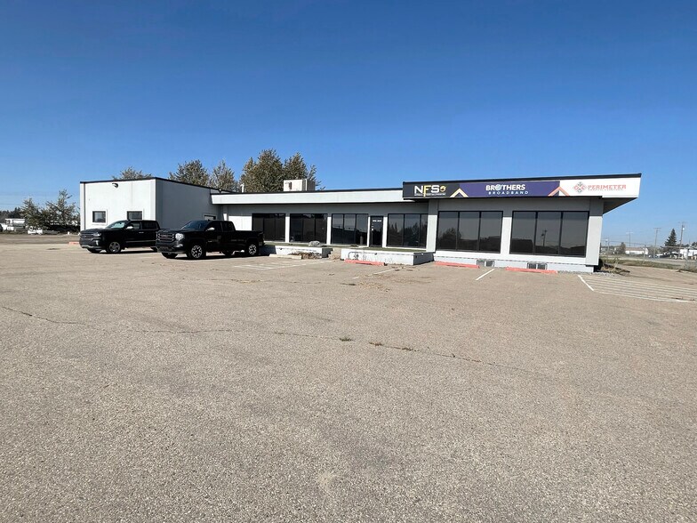 More Photos Of 10720 209th St, Edmonton Service For Sale