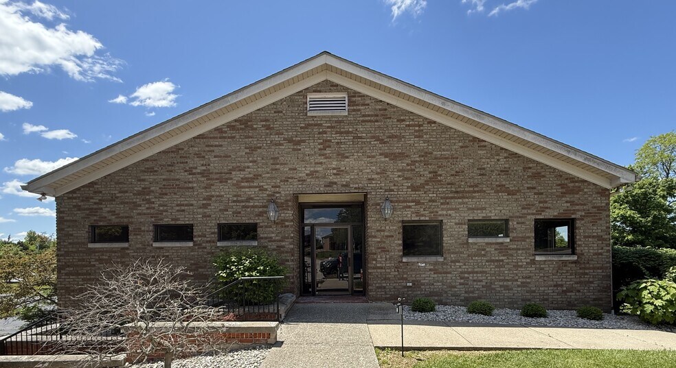 More Photos Of 4 Physicians Park, Frankfort Healthcare For Sale