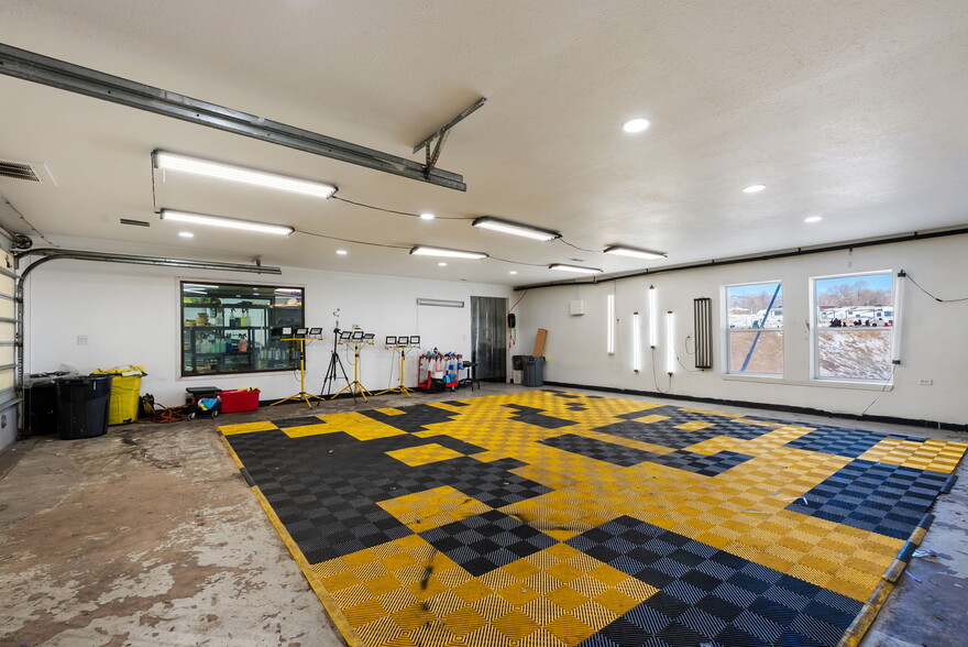 More Photos Of 845 W Moreno Ave, Colorado Springs Warehouse For Sale