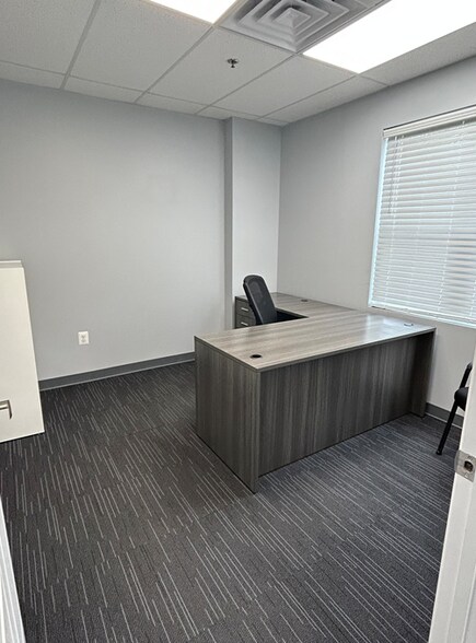 More Photos Of 97 Skipjack Rd, Prince Frederick Flex For Lease